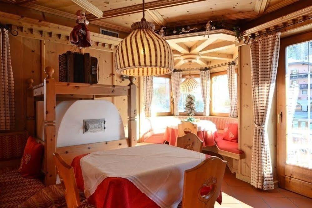 Post Hotel Моена Екстериор снимка