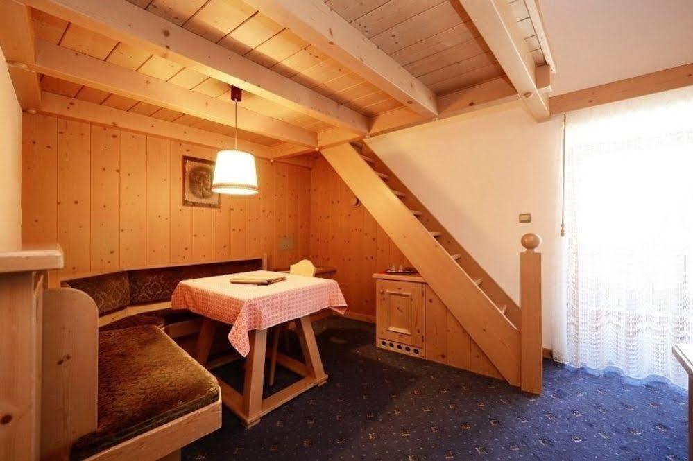 Post Hotel Моена Екстериор снимка