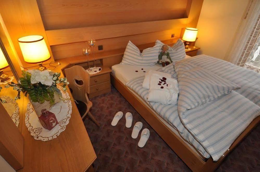 Post Hotel Моена Екстериор снимка