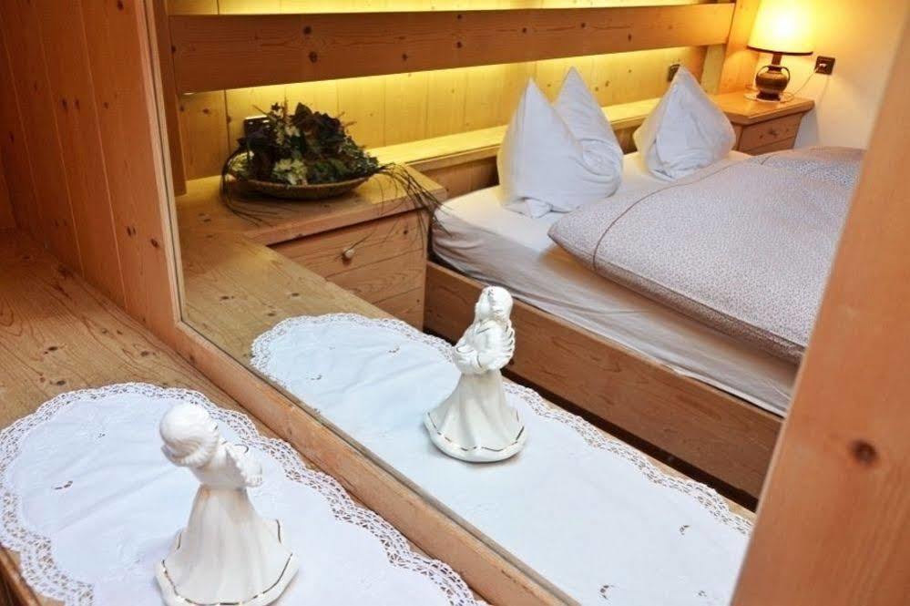 Post Hotel Моена Екстериор снимка
